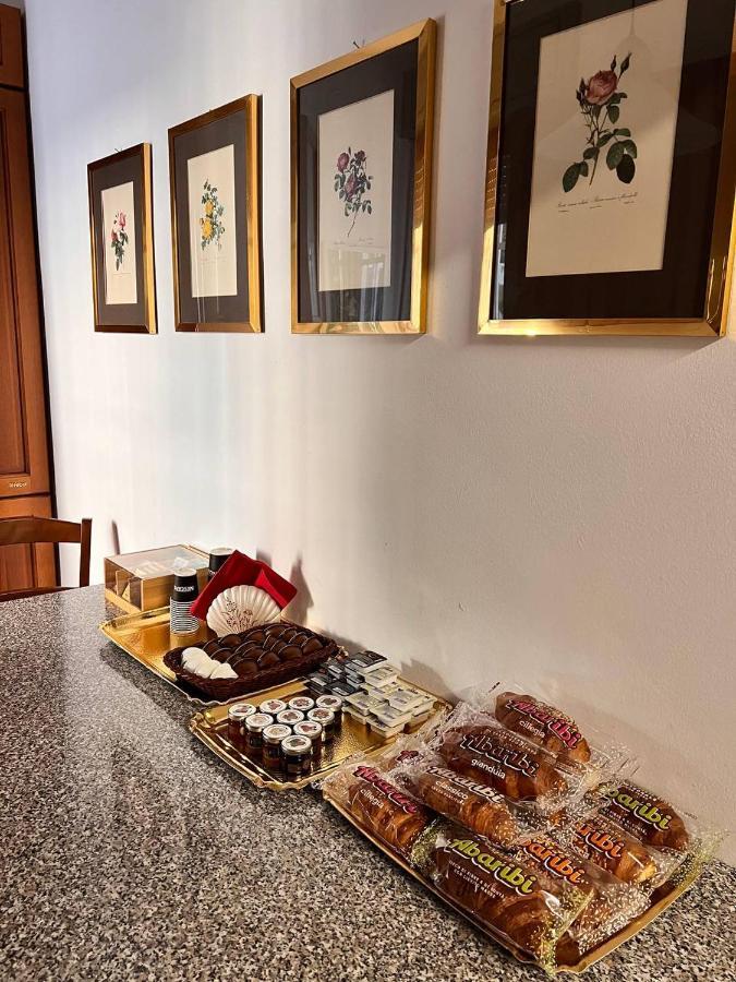 Casa Radiosa Varese Rooms ภายนอก รูปภาพ